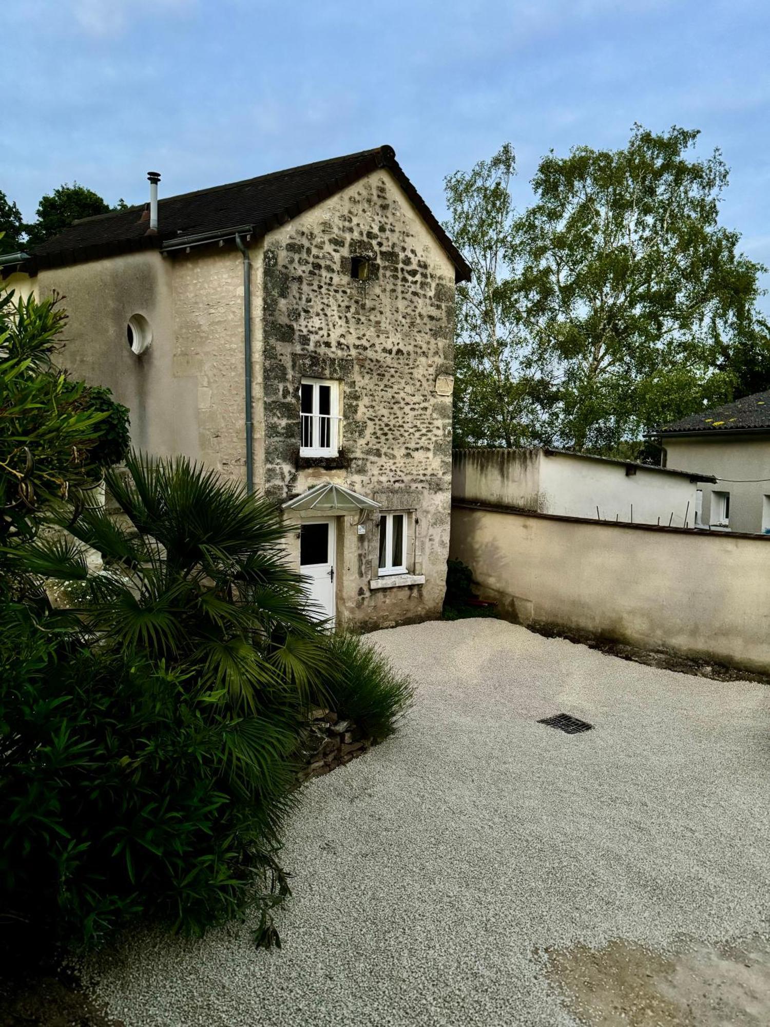 Gite - Petite Maison Proche Du Futuroscope Beaumont  Екстер'єр фото